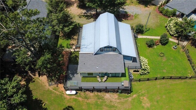 Building Photo - 268 Creek Bank Dr