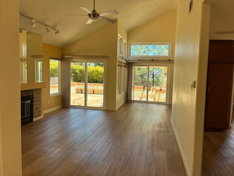 Building Photo - 12132 Caddy Row