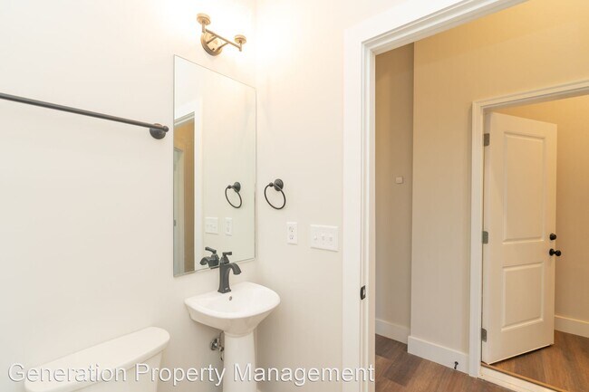 Building Photo - 4 br, 5 bath House - 1039 Montague Place