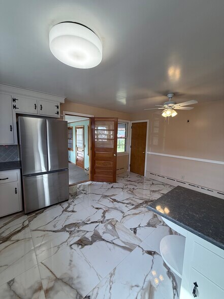 Building Photo - 42 Suffield St