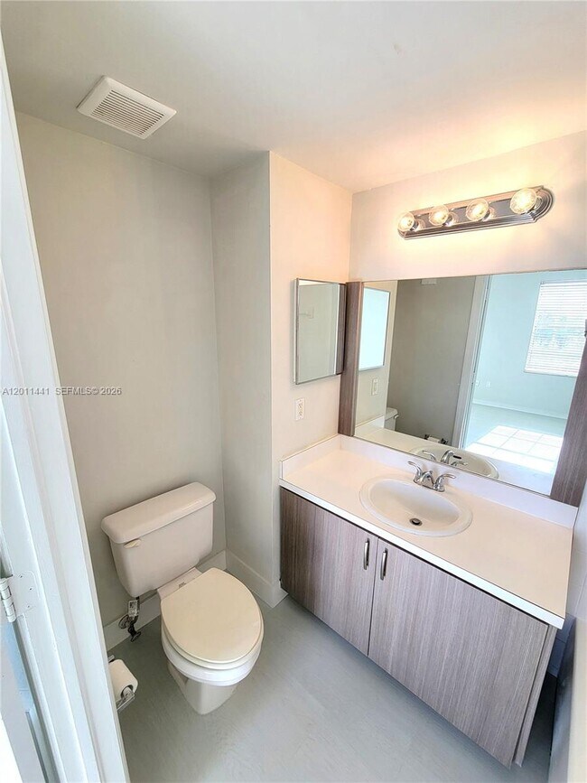 Building Photo - 755 SW 148th Ave