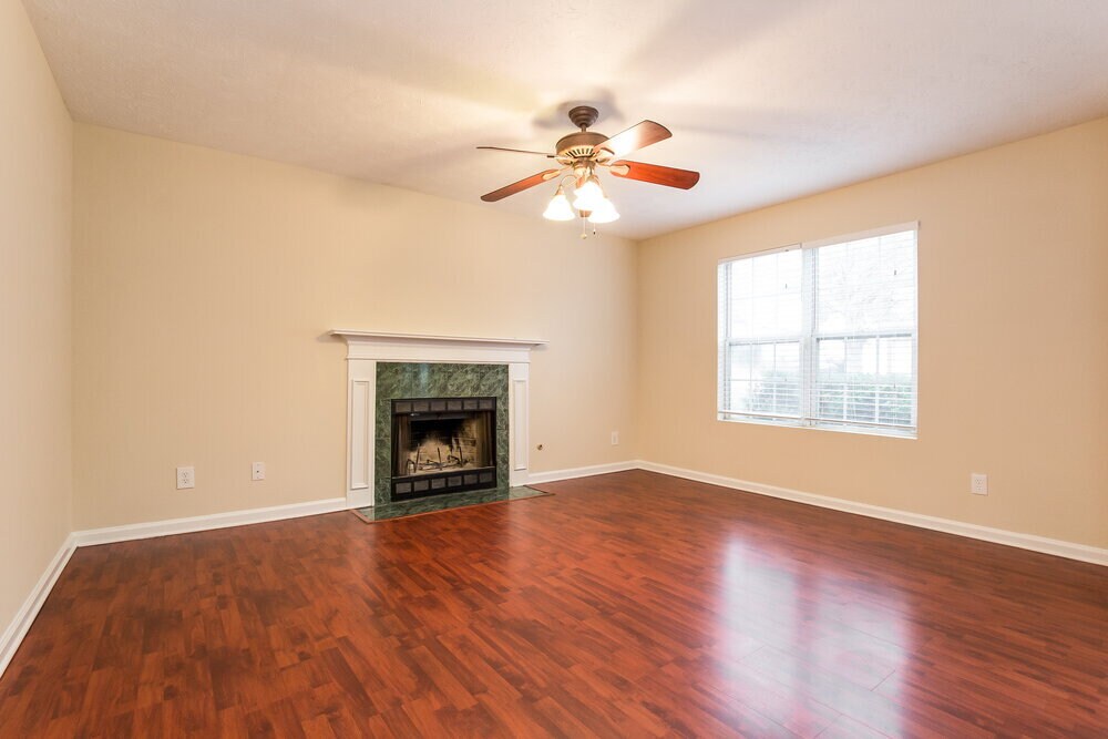 Building Photo - 3019 Sentinel Cir