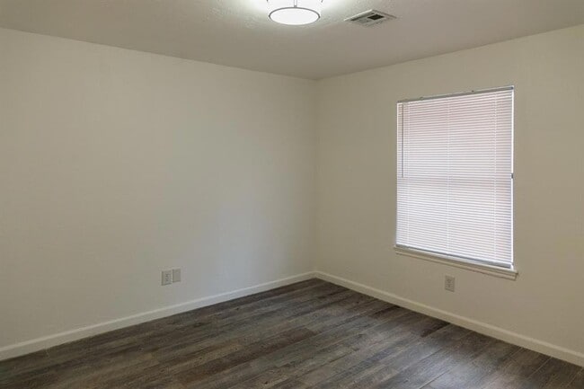 Building Photo - 3804 Summer Cloud Dr