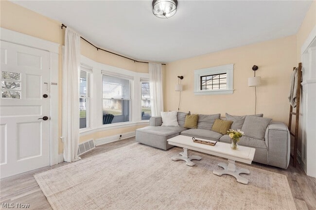 Building Photo - 3451 W 137th St