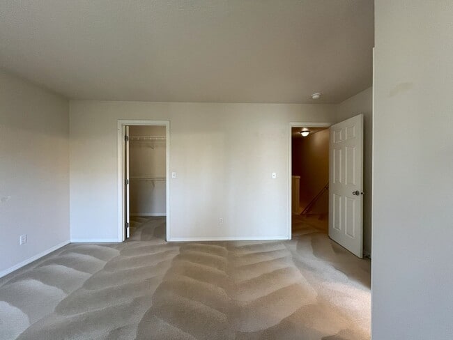 Building Photo - Welcome to this charming 3-bedroom, 3-bathroom home in Forest Grove!