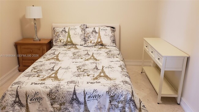 Building Photo - 16699 Collins Ave