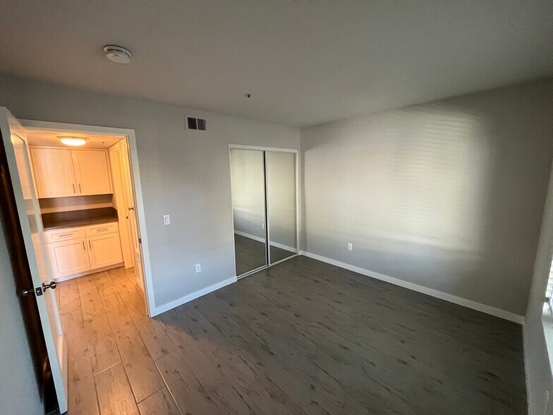 Building Photo - 159 Mangano Cir