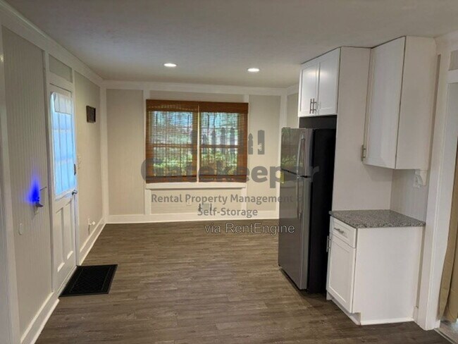 Building Photo - 120 Riley Ct