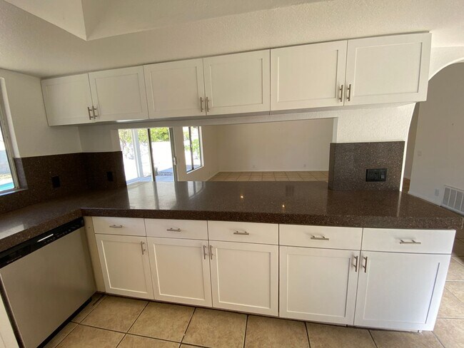 Building Photo - 68305 Encinitas Rd
