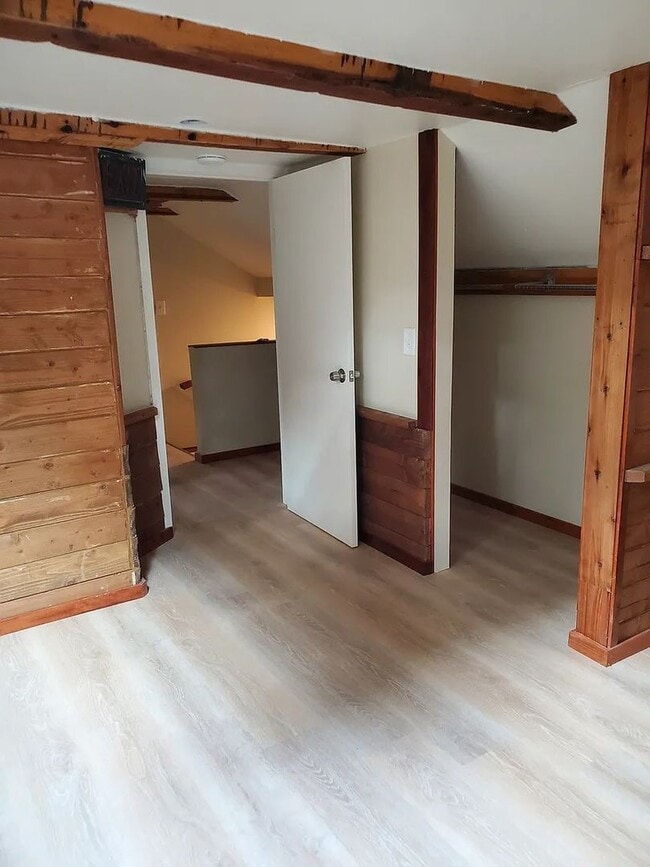 Building Photo - Welcome Home to Karas Lane. In the Country...