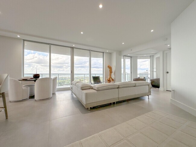 Building Photo - 2700 N Ocean Dr