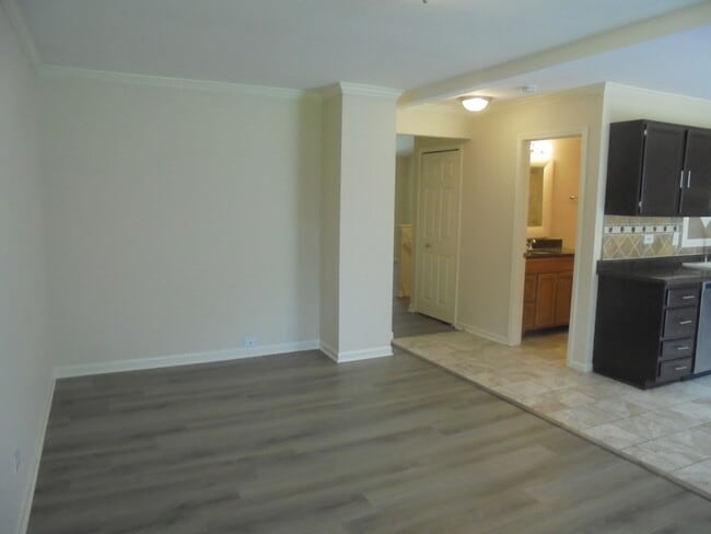 Building Photo - 1114 Stratford Ln