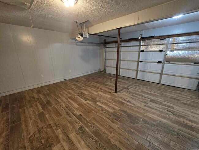 Building Photo - 10318 Independence Ln