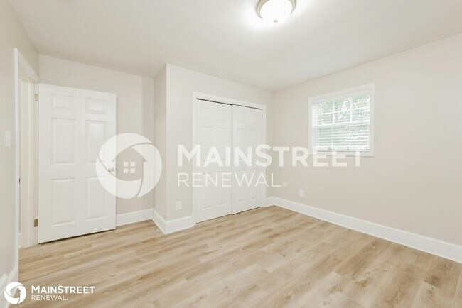 Building Photo - 2997 Avalee St