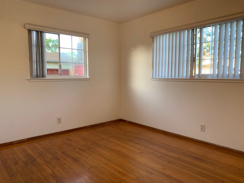 Building Photo - 315 N Abbott Ave