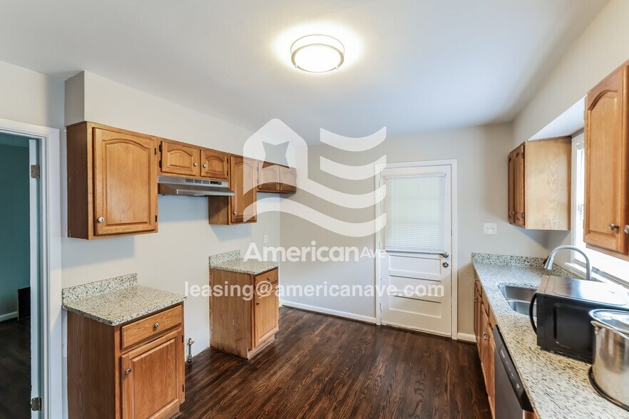 Building Photo - 620 86th St S