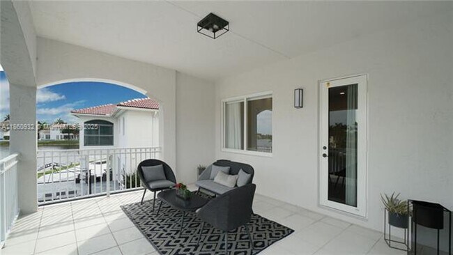 Building Photo - 7031 NW 113th Ct
