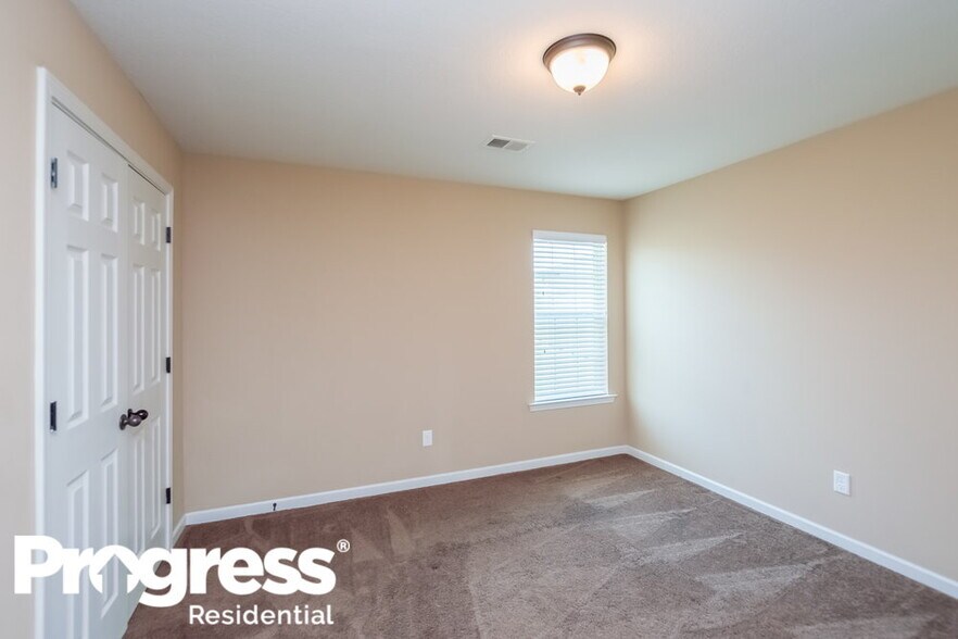 Building Photo - 8985 Gavin Dr