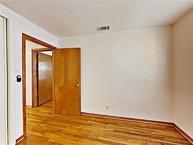 Building Photo - 5204 Berkman Dr