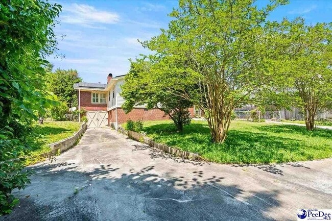 Building Photo - 726 Wisteria Dr