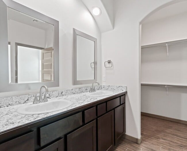 Building Photo - Brand New Townhome, offering $400.00 off the first months rent for units with a signed lease star...