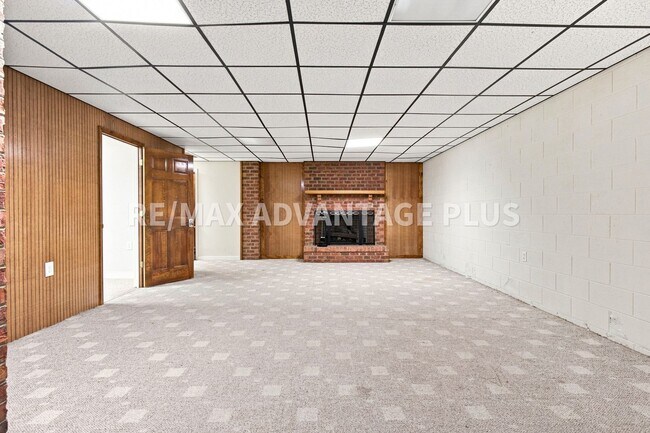 Building Photo - 56 Holland Rd