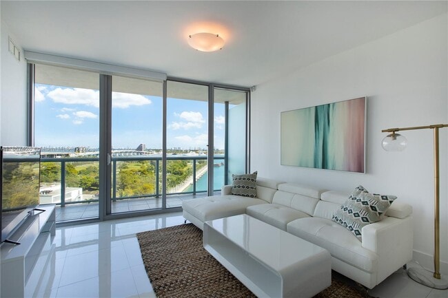 Building Photo - 888 Biscayne Blvd