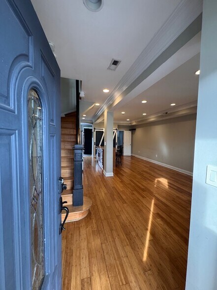 Building Photo - 503 Columbia Rd NW