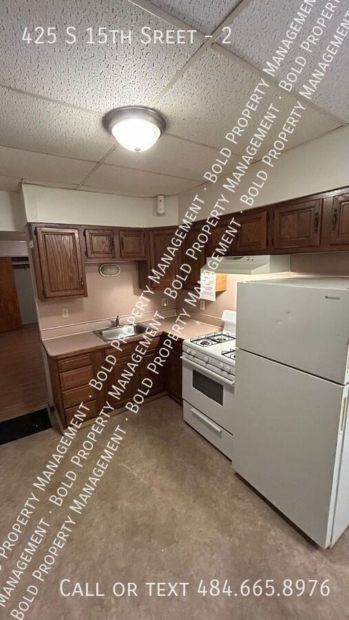 Building Photo - 425 S 15th St