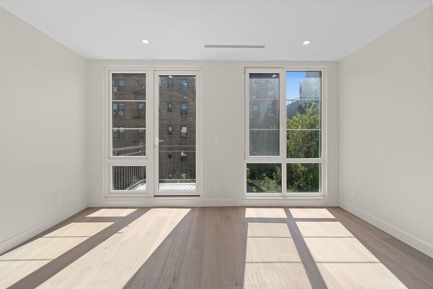 Building Photo - 310 Fenimore St