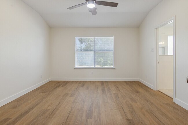 Building Photo - 13167 Peppergate Ln