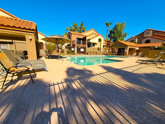 Building Photo - TEMPE CONDO WITH SPLIT BEDROOMS!