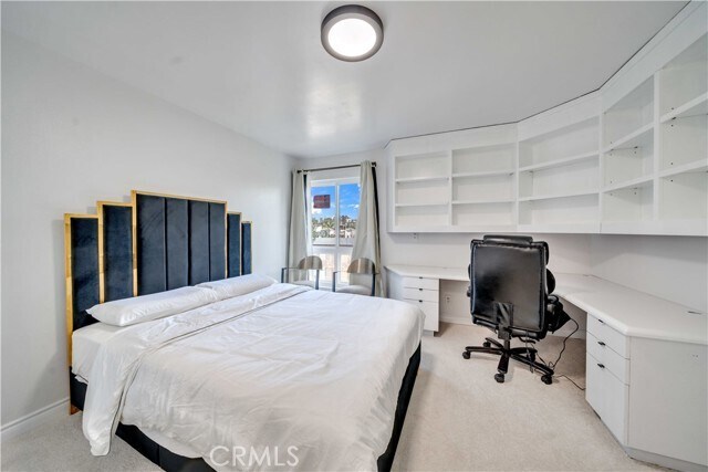 Building Photo - 8400 De Longpre Ave