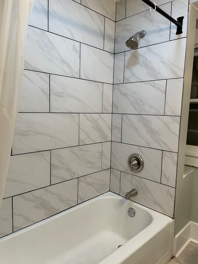 Building Photo - 4923 Chicago St