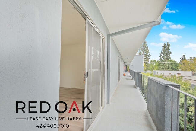 Building Photo - 10535 Lindley Ave