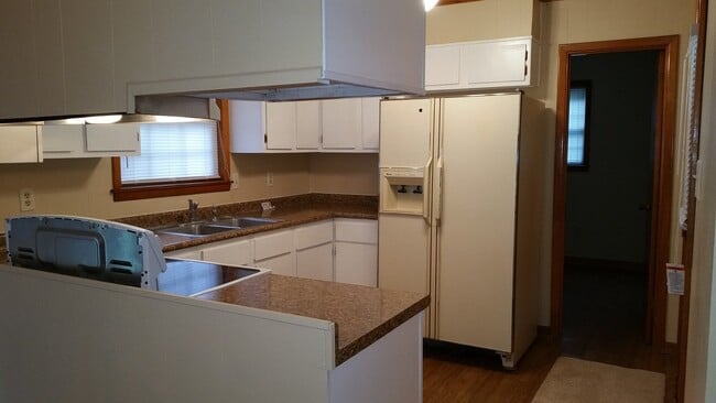 Building Photo - 106 Montgomery Dr