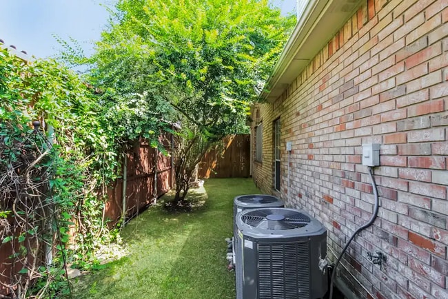 Building Photo - 18748 Vista Del Sol