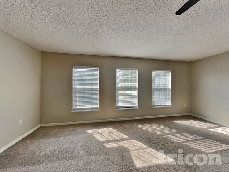 Building Photo - 76589 Longleaf Loop