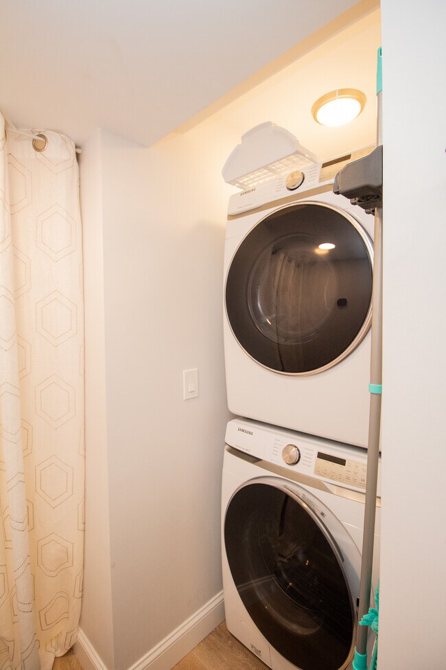 Building Photo - 34 Jamaica Rd