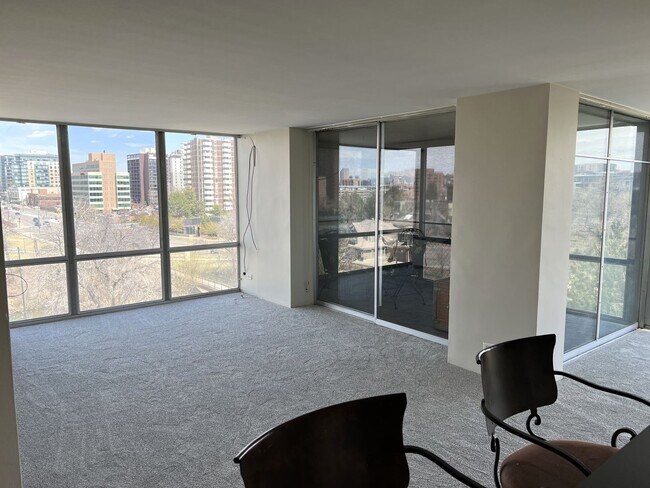 Building Photo - Corner Condo with Stunning Views in Cherry...