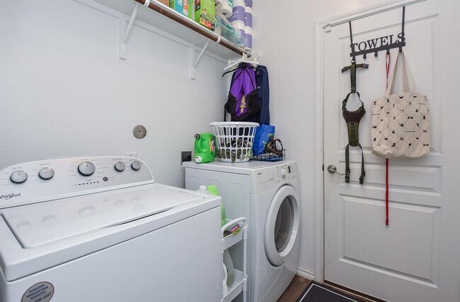 Building Photo - 5011 Lord Crest Ln