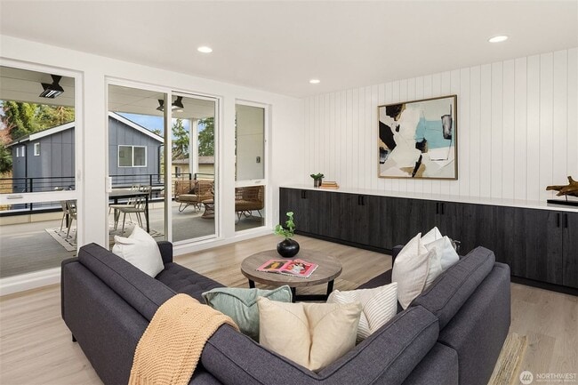 Building Photo - Brand new 4 bedroom, 3 bath, 2769 sqft.  2 car garage, EV ready.