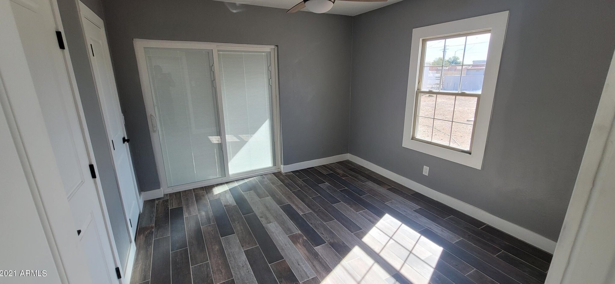 Building Photo - 105 N Los Robles Dr