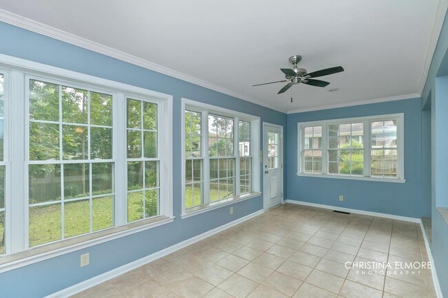 Building Photo - 122 Friar Tuck Ave