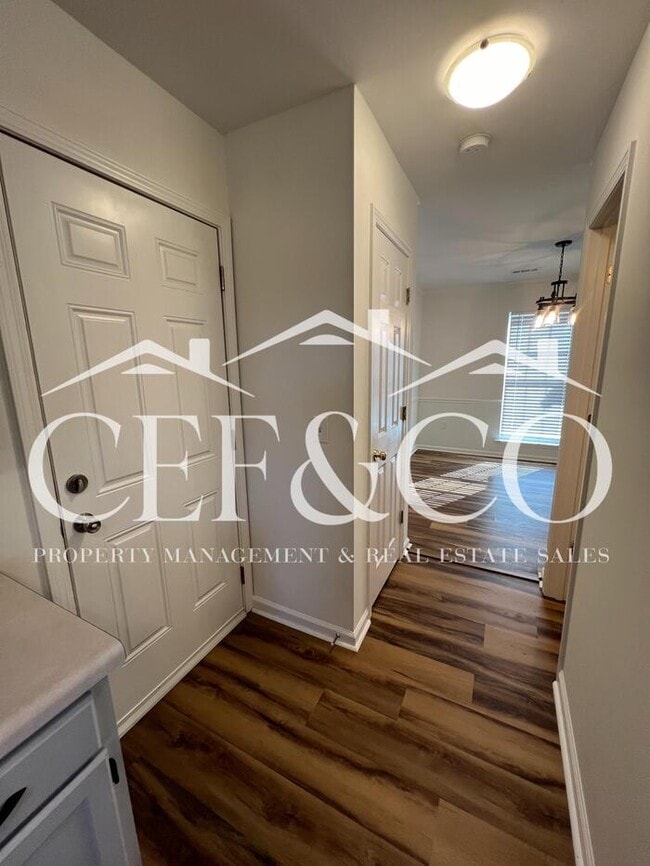 Building Photo - Lovely home now available in Duncan