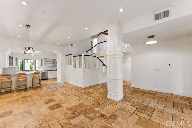 Building Photo - 38 Ashwood