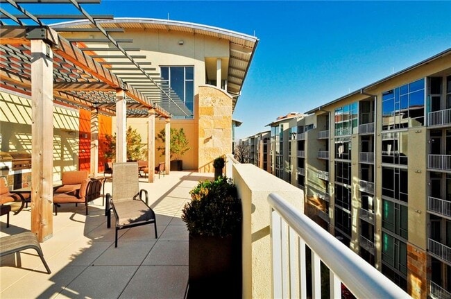 Building Photo - 1600 Barton Springs Rd