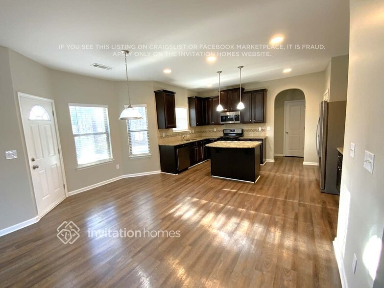 Building Photo - 340 Madison Grace Ave