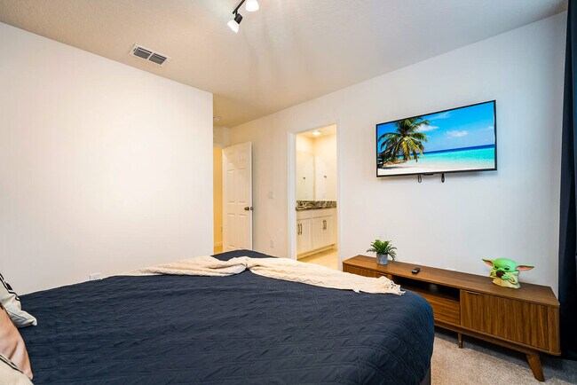 Building Photo - 1566 Mermaid Cv Wy