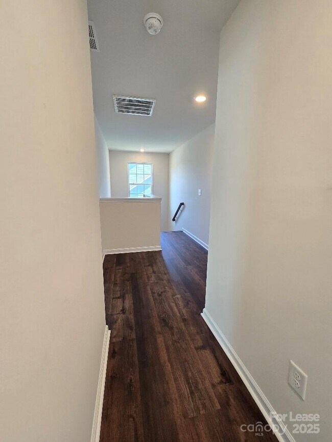 Building Photo - 14611 Murfield Ct